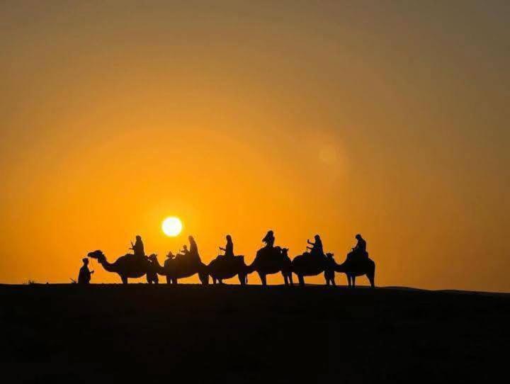 Готель Bivouac Camel Trips Мерзуга Екстер'єр фото