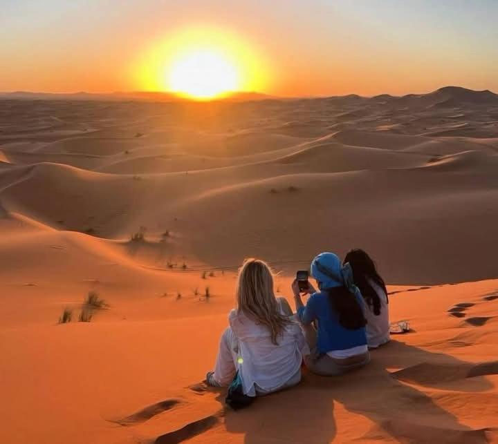 Готель Bivouac Camel Trips Мерзуга Екстер'єр фото