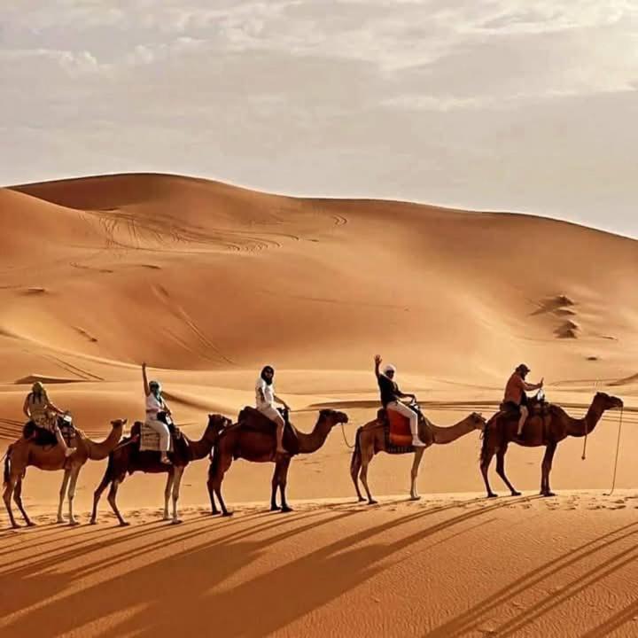 Готель Bivouac Camel Trips Мерзуга Екстер'єр фото